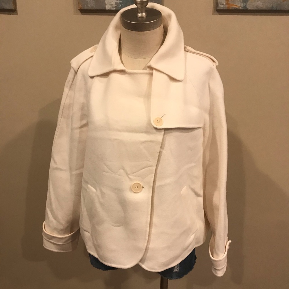 NWOT Gorgeous cream short pea coat!